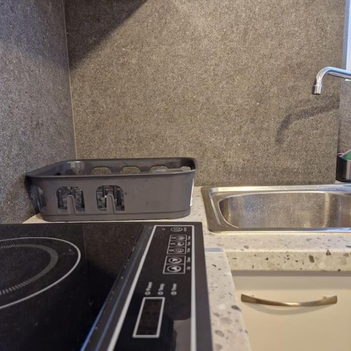 Chic Apt Near Acropolis - Avdi Square Афины Экстерьер фото